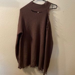 Maurice’s distressed sweater size medium